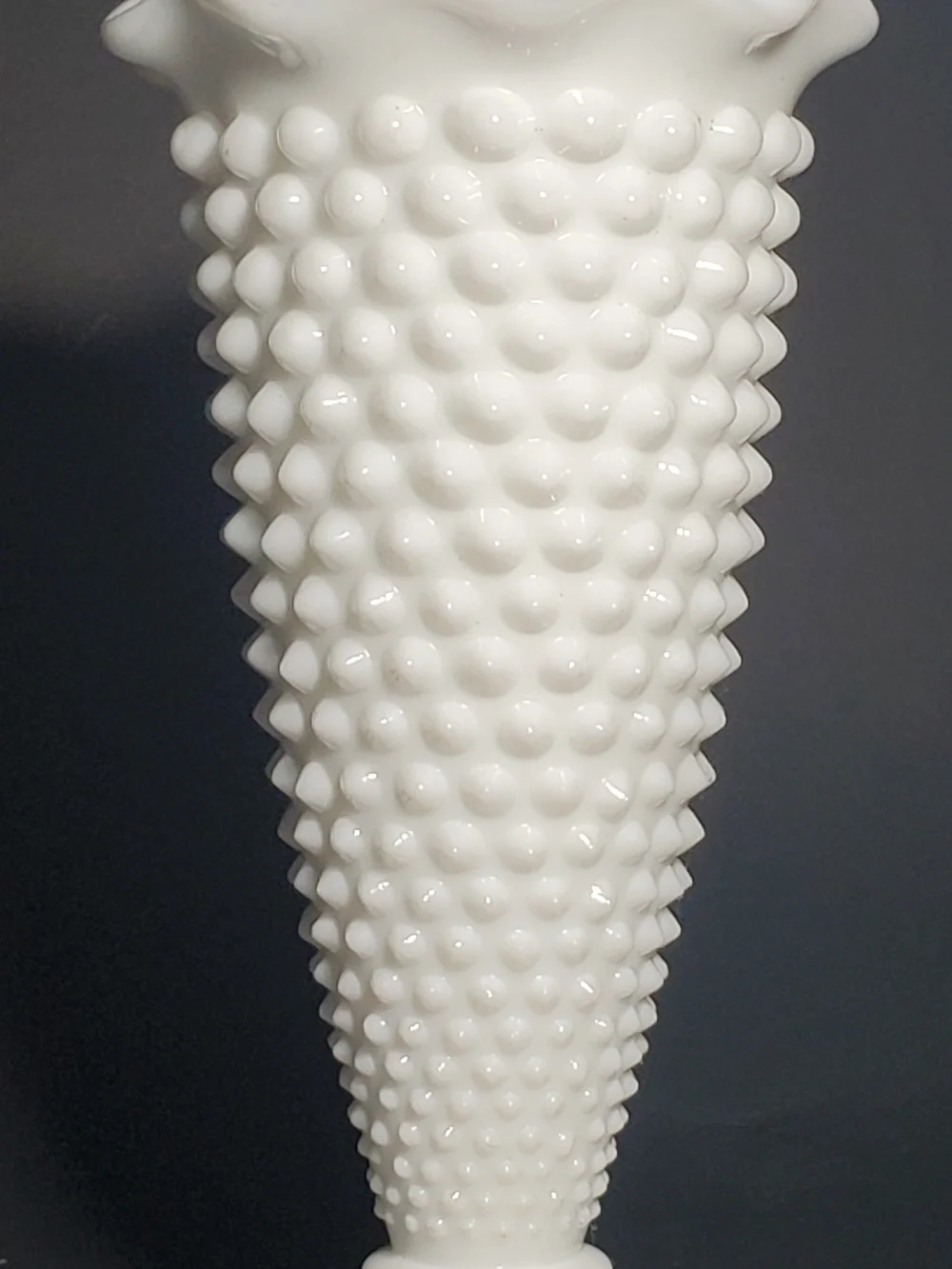 Anchor Hocking Vintage White Hobnail Milk Glass Vase Decorative Home Accent EUC